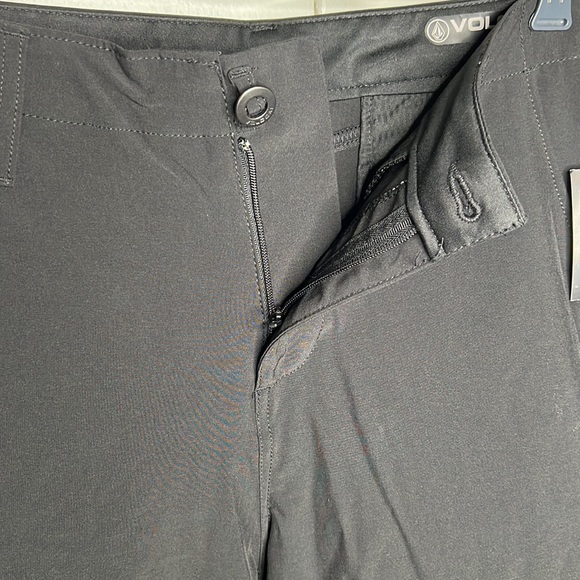 Volcom Men's Size 30 Kerosene Hybrid Short 4 Way Stretch Black NWT - Picture 3 of 7